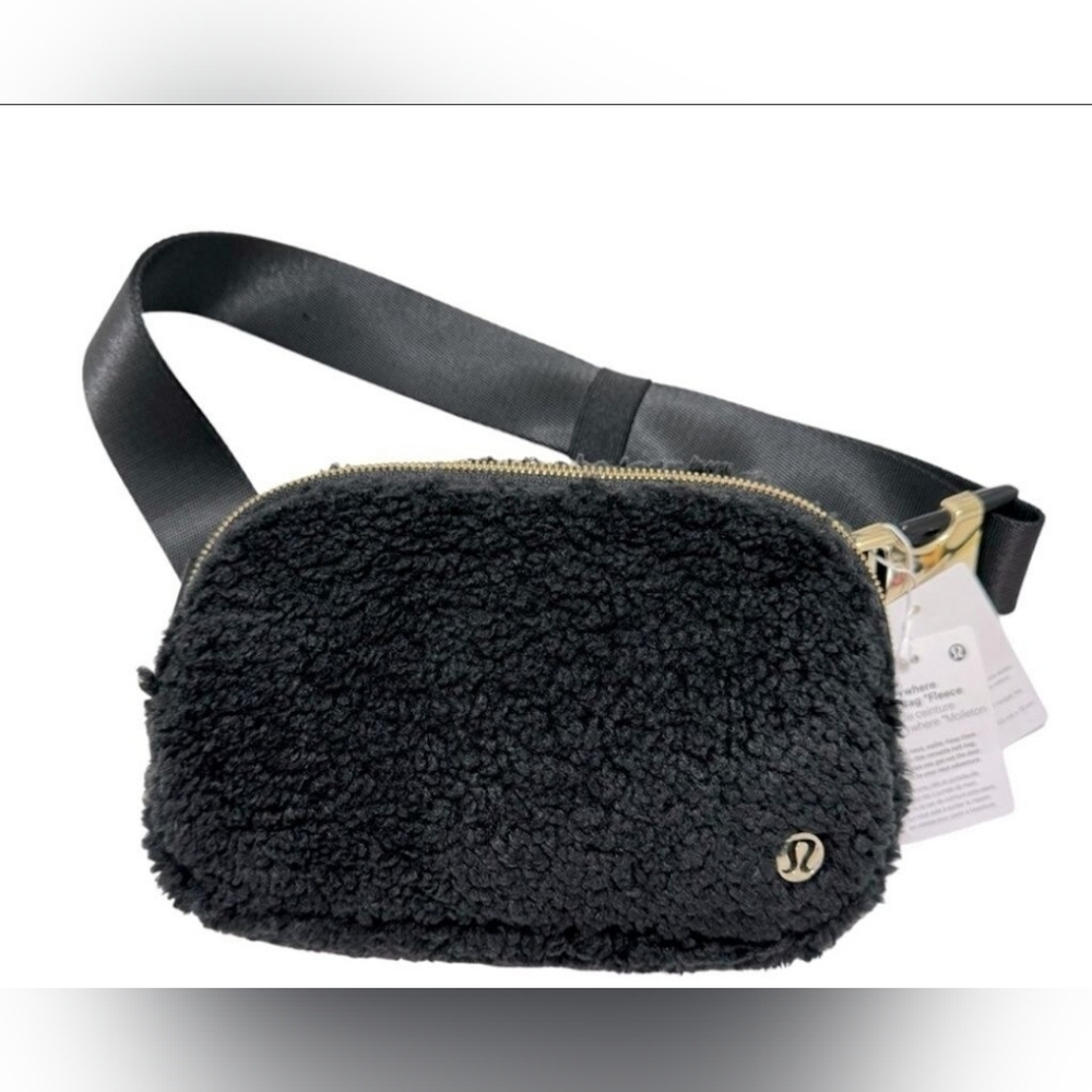 NEW Lululemon Everywhere Belt Bag Fleece She Black Gold